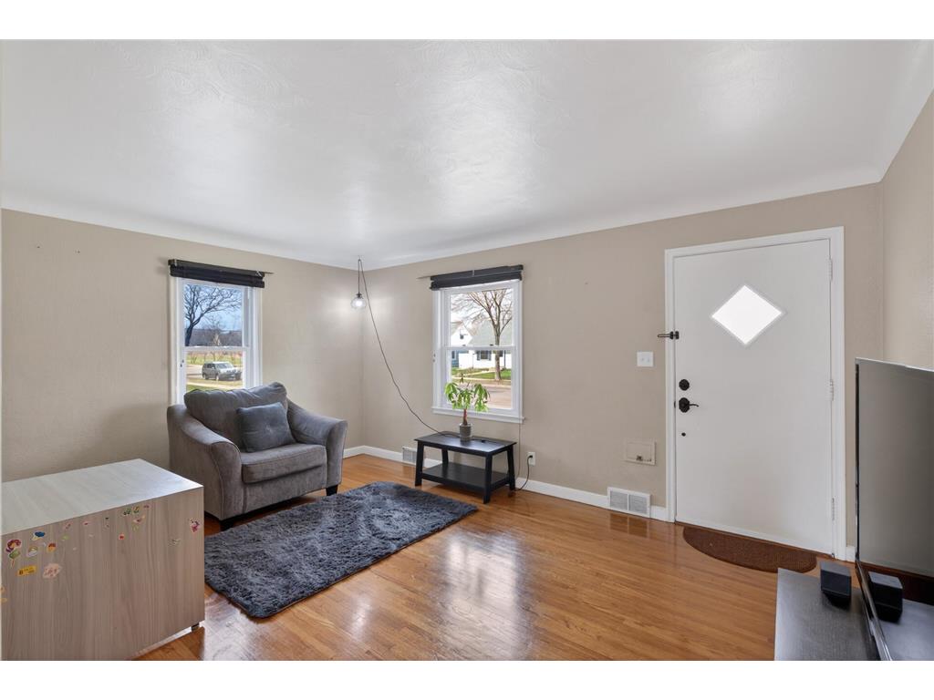 1736 Montana Avenue E Saint Paul MN 55106 7046266 image4