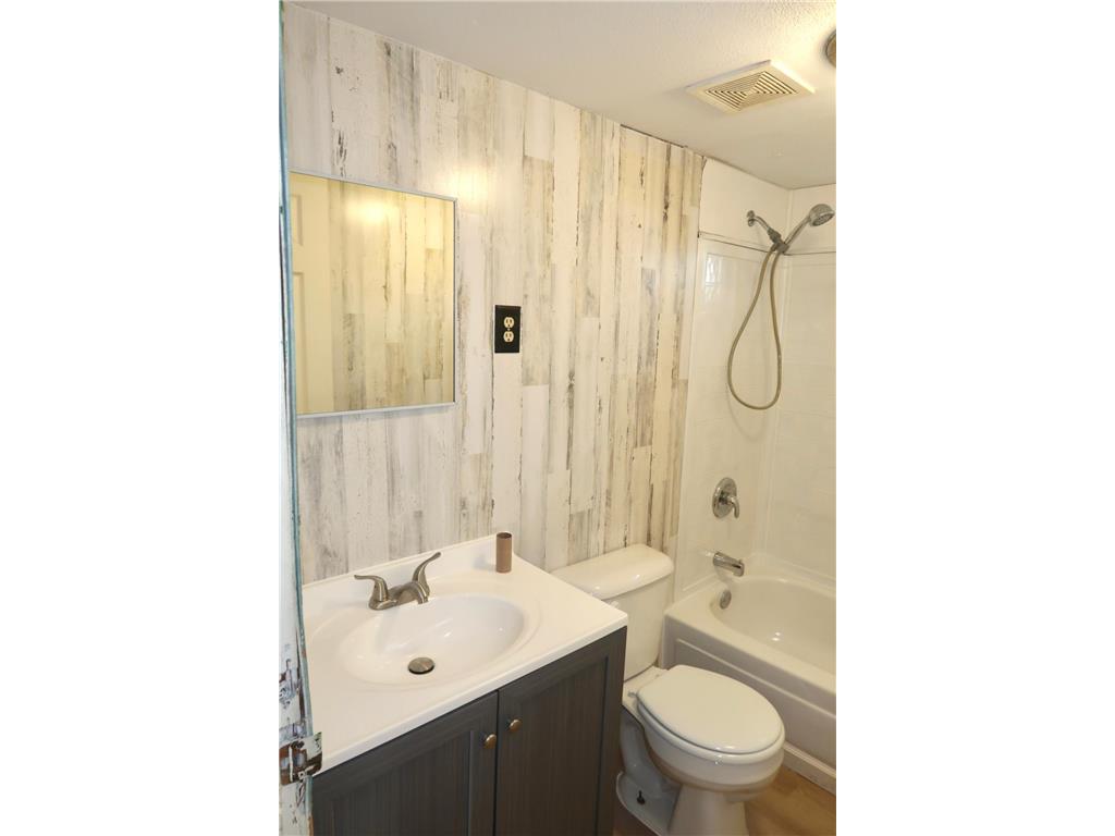 17373 North Creek Dr Lakeville MN 55024 6798626 image3