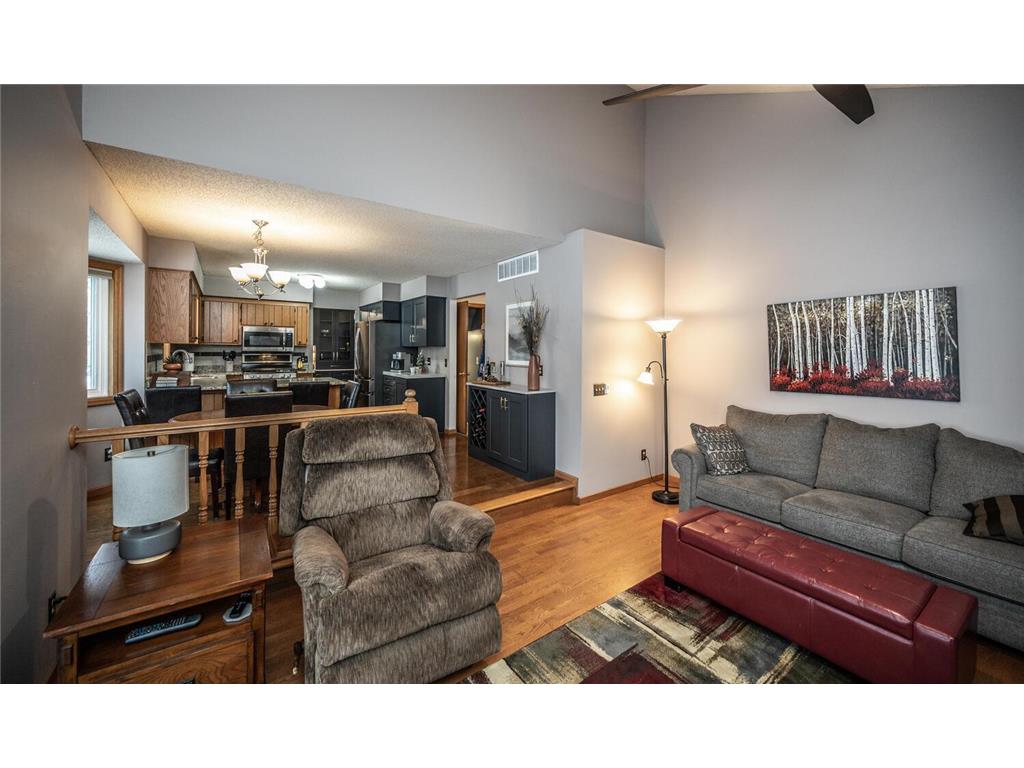 17379 Hayes Avenue, Lakeville, MN, 55044 | MLS: 6816215 | Edina Realty