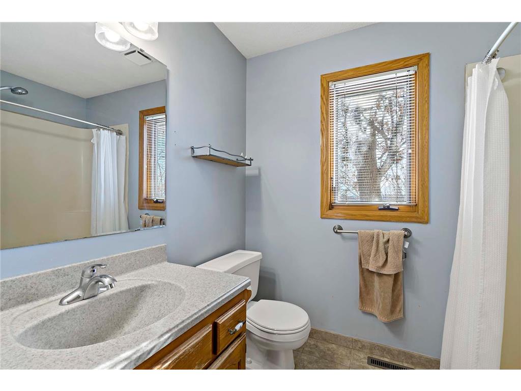 17384 Harding Lane Lakeville MN 55044 6823211 image38