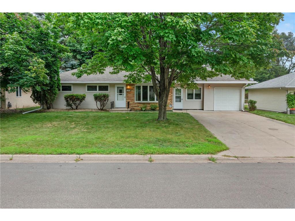 1739 Rose Place Roseville MN 55113 6771115 image1