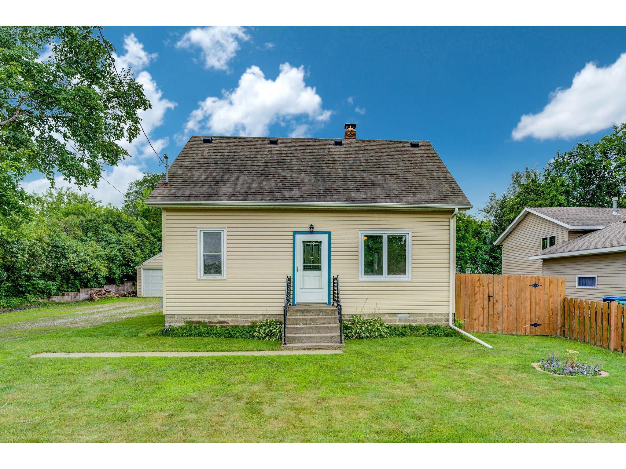 174 County Road B2 W, Roseville, MN 55113 MLS 5621495 Edina Realty