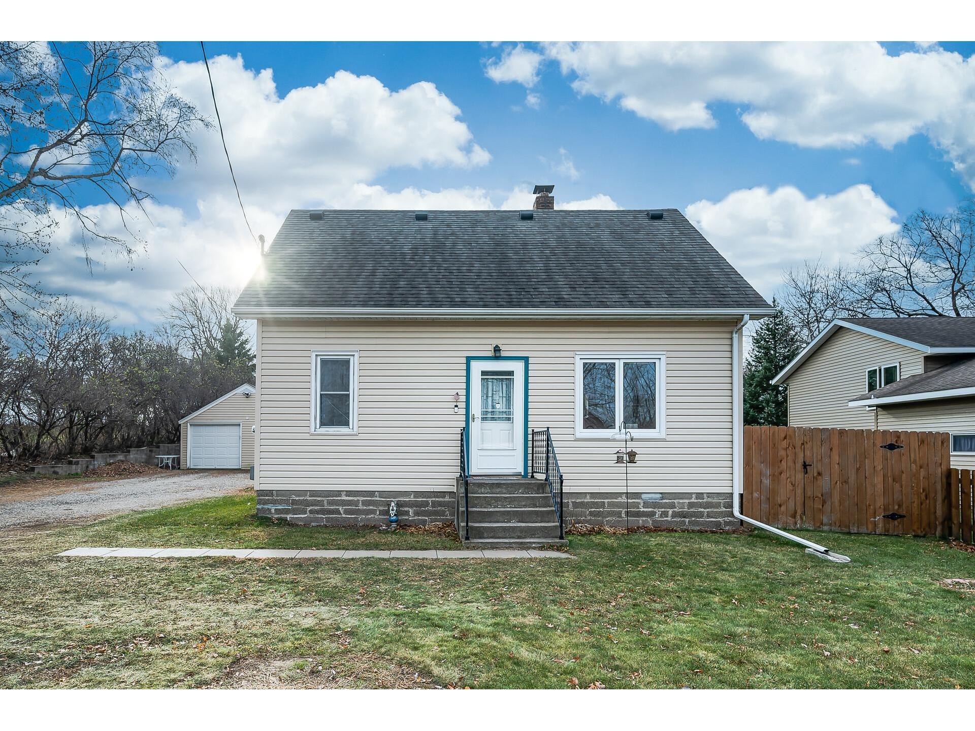 174 County Road B2 W, Roseville, MN, 55113 MLS 6145121 Edina Realty