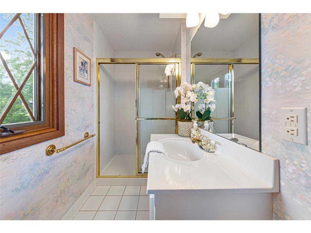 174 Spring Valley Drive Bloomington MN 55420 7089350 image16