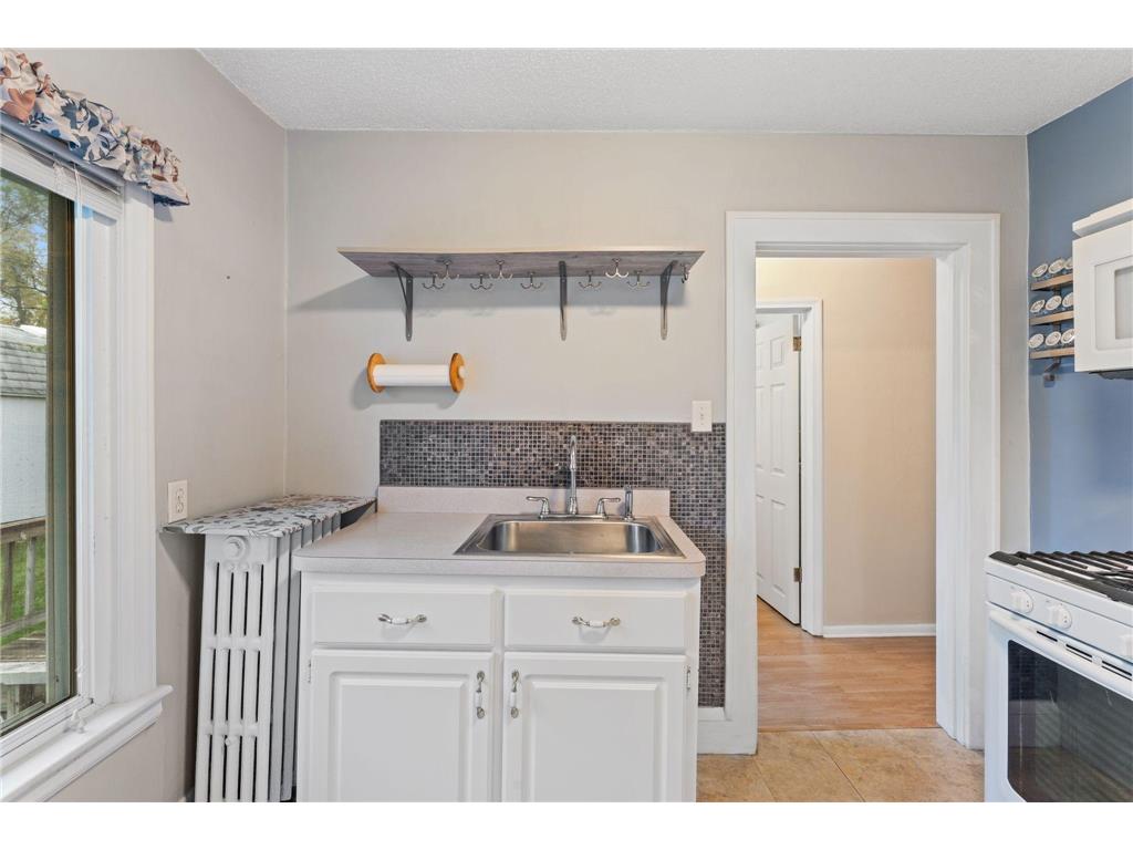 1740 English Street Maplewood MN 55109 6803965 image4