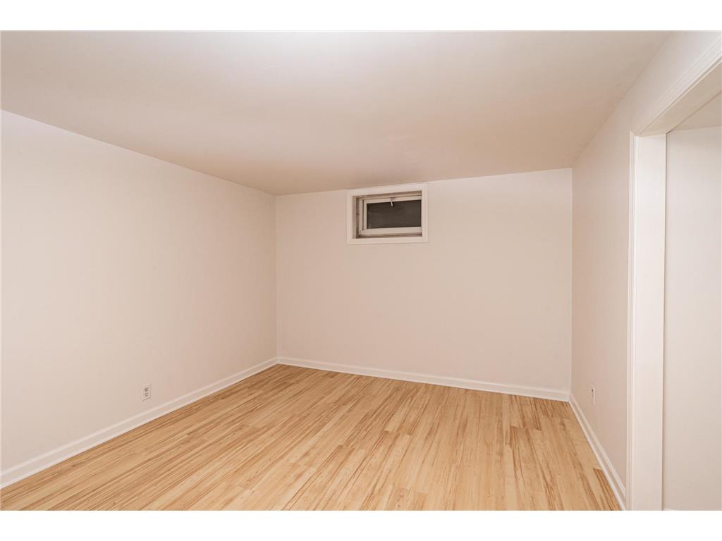 1740 Onacrest Curve Maplewood MN 55117 6817978 image11