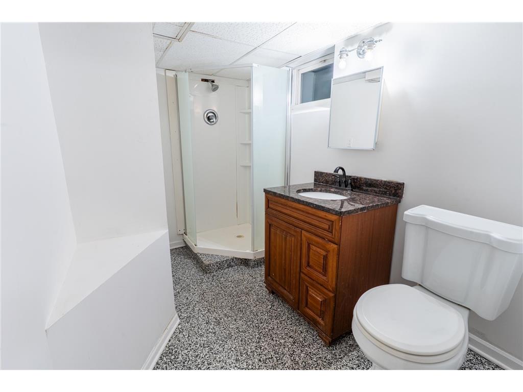 1740 Onacrest Curve Maplewood MN 55117 6817978 image13