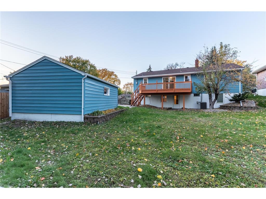 1740 Onacrest Curve Maplewood MN 55117 6817978 image14