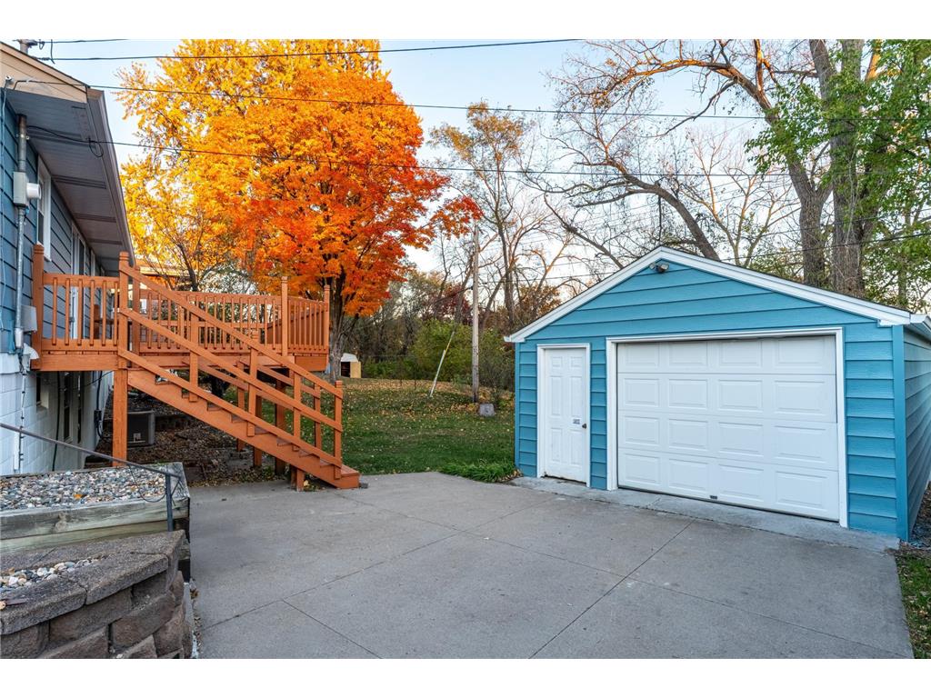 1740 Onacrest Curve Maplewood MN 55117 6817978 image16