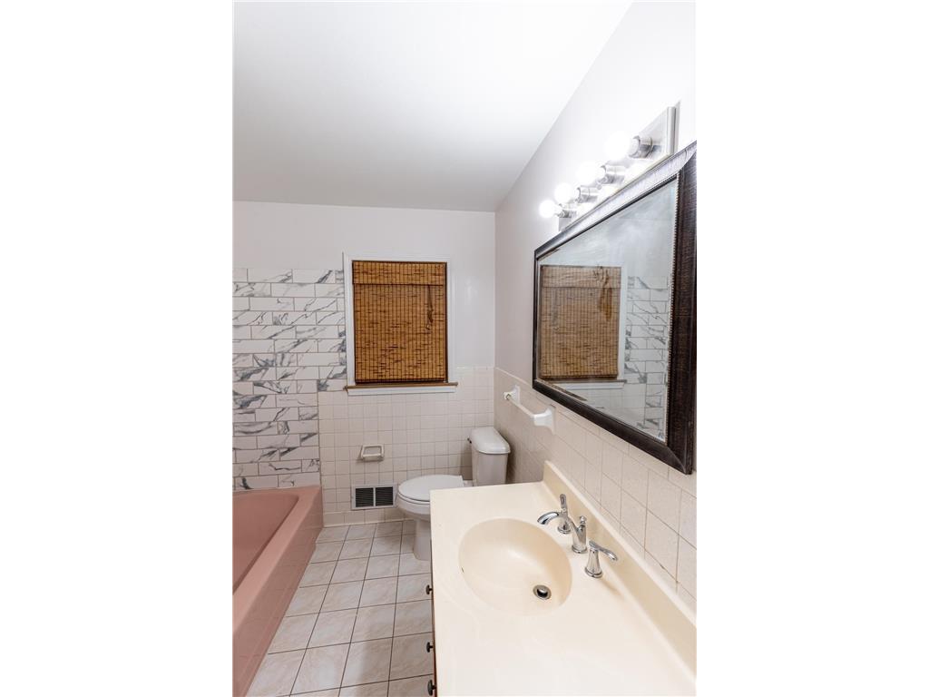 1740 Onacrest Curve Maplewood MN 55117 6817978 image7