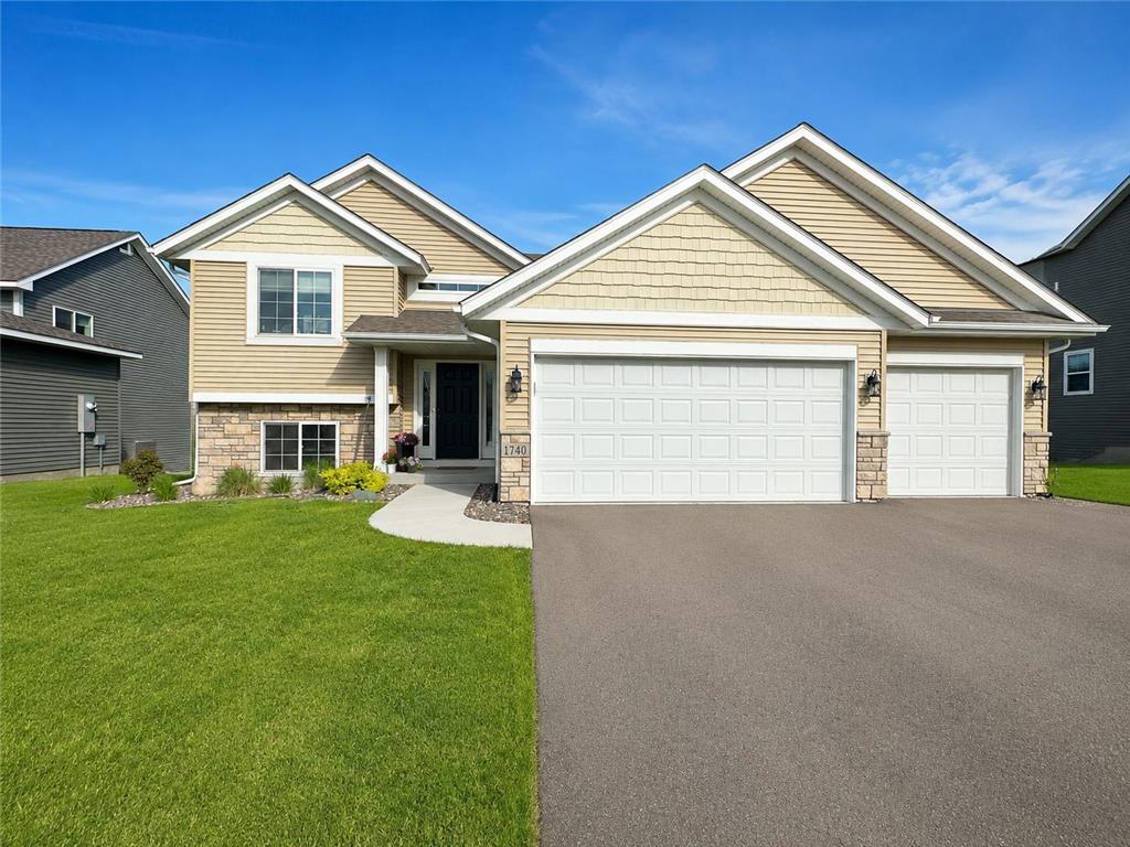 1740 Spruce Street Farmington MN 55024 7078507 image1