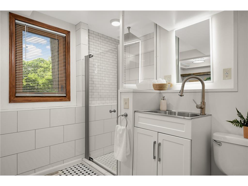 1740 Stanbridge Avenue Roseville MN 55113 7037192 image25