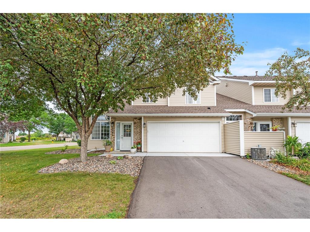 1741 Sandstone Curve #1043 Shakopee MN 55379 6410991 image1