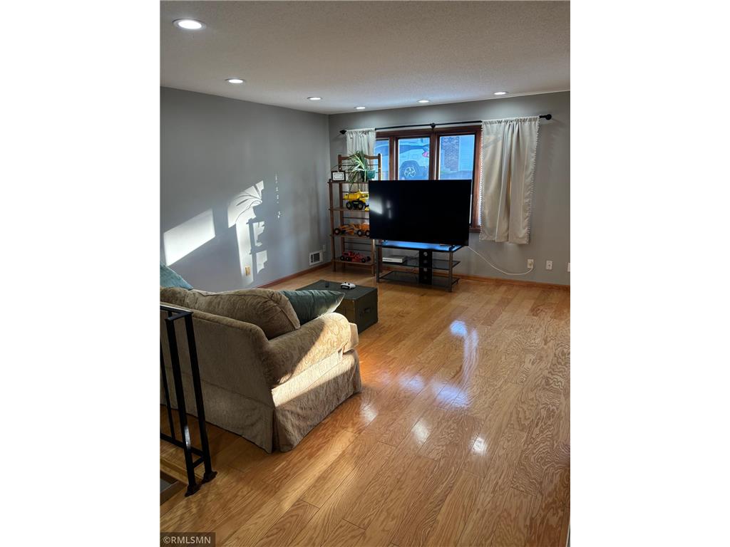 1741 W 140th Street Burnsville MN 55337 7094892 image18