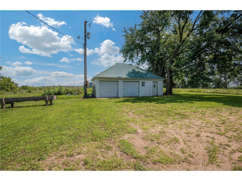 1742 50th Avenue Lake Wilson MN 56151 6771909 image3