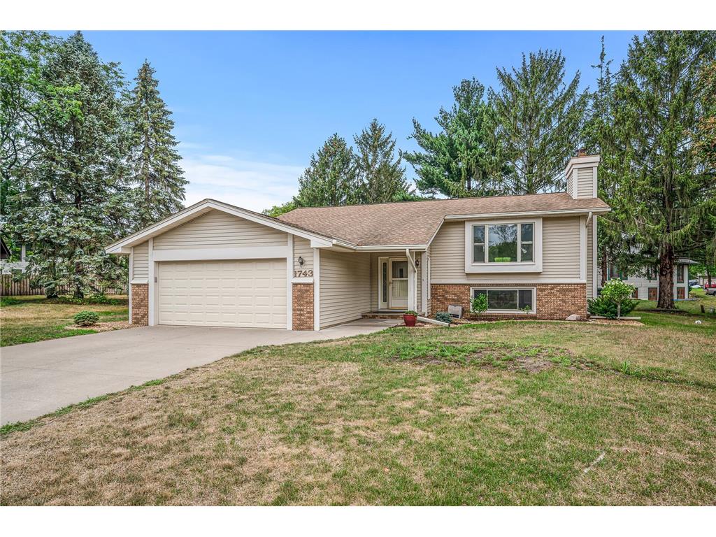 1743 Laurel Avenue, Hudson, WI, 54016 MLS 6240133 Edina Realty