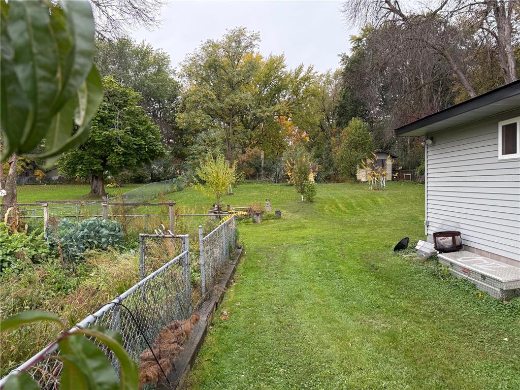 1743 White Bear Avenue N Maplewood MN 55109 6809954 image10