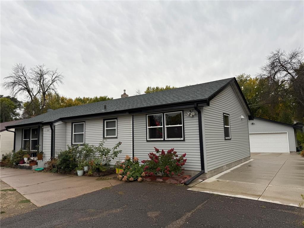 1743 White Bear Avenue N Maplewood MN 55109 6809954 image5