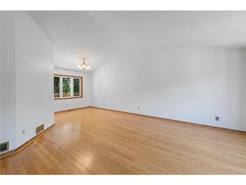 17446 Goldenview Avenue Lakeville MN 55044 7074700 image4