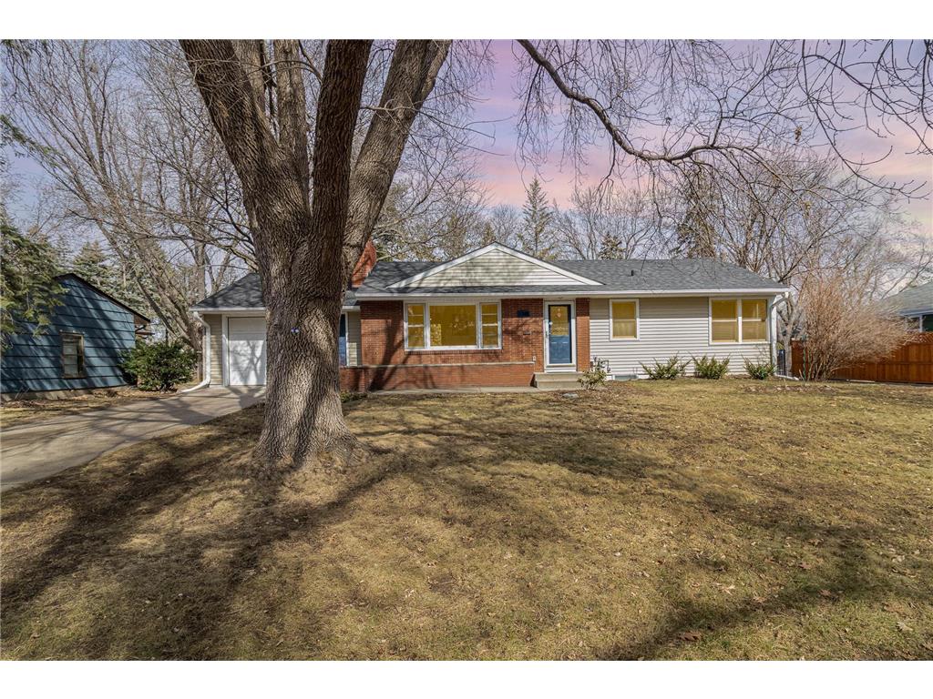1745 Shryer Avenue W Roseville MN 55113 6686728 image1