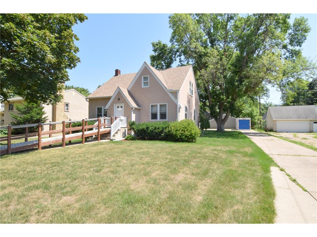 1746 Holton Street, Falcon Heights, MN, 55113 MLS 6382419 Edina Realty