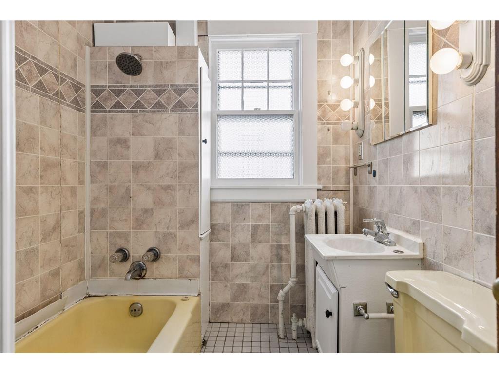 1746 Laurel Avenue Saint Paul MN 55104 6812803 image15
