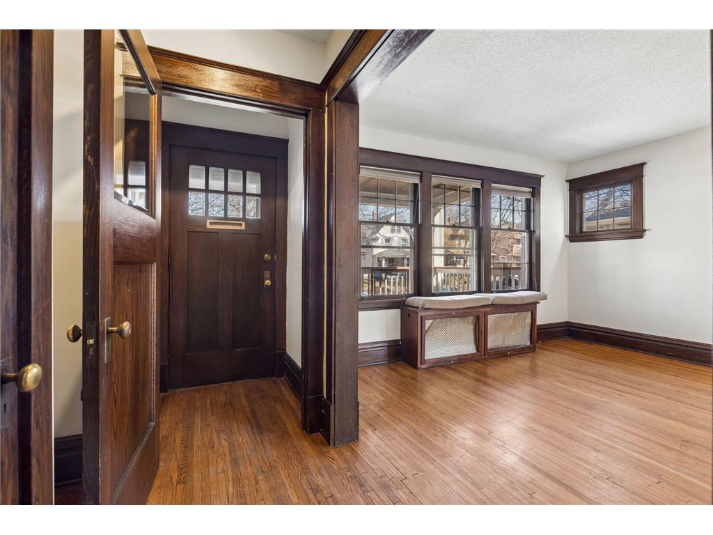 1746 Laurel Avenue Saint Paul MN 55104 6812803 image3
