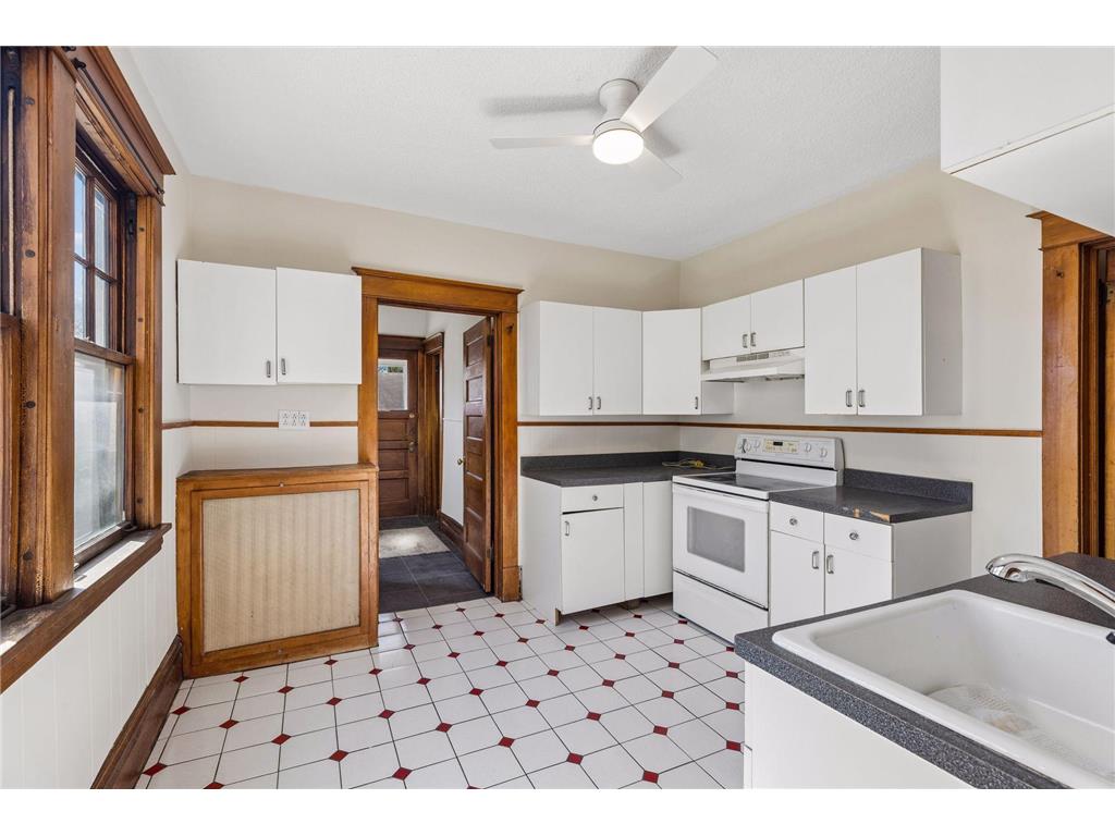 1746 Laurel Avenue Saint Paul MN 55104 6812803 image7