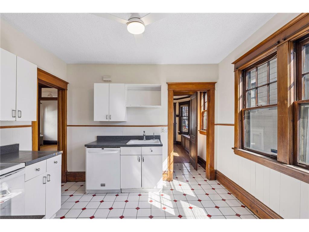 1746 Laurel Avenue Saint Paul MN 55104 6812803 image8