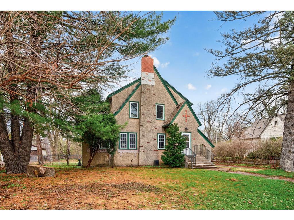 1749 Hamline Avenue N Falcon Heights MN 55113 7073031 image1