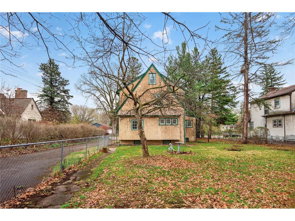 1749 Hamline Avenue N Falcon Heights MN 55113 7073031 image26