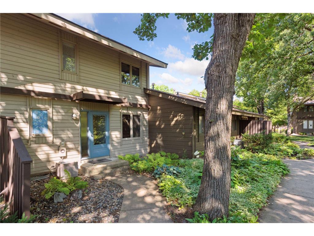 175 Birnamwood Drive, Burnsville, MN, 55337 MLS 6271803 Edina Realty