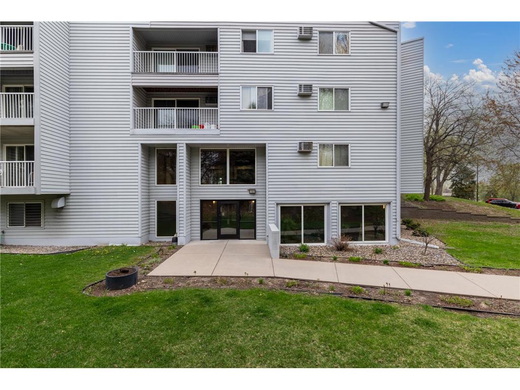 175 County Road B2 E #203 Little Canada MN 55117 7065124 image17