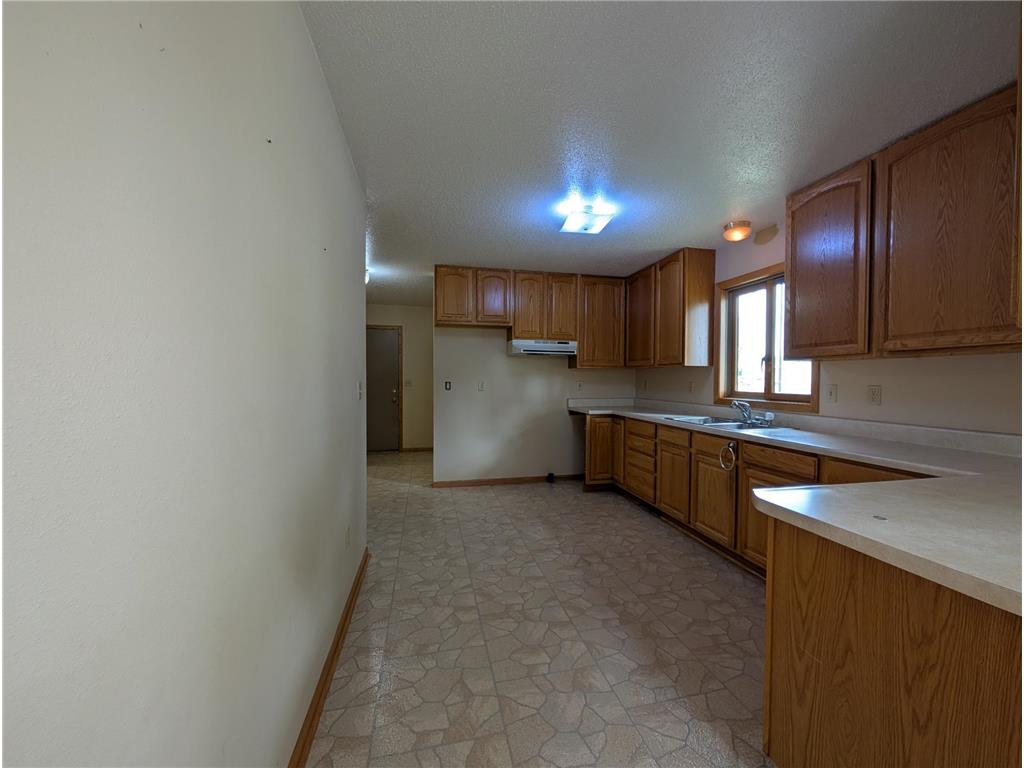 175 E 4th Street Cottonwood MN 56229 6746764 image3