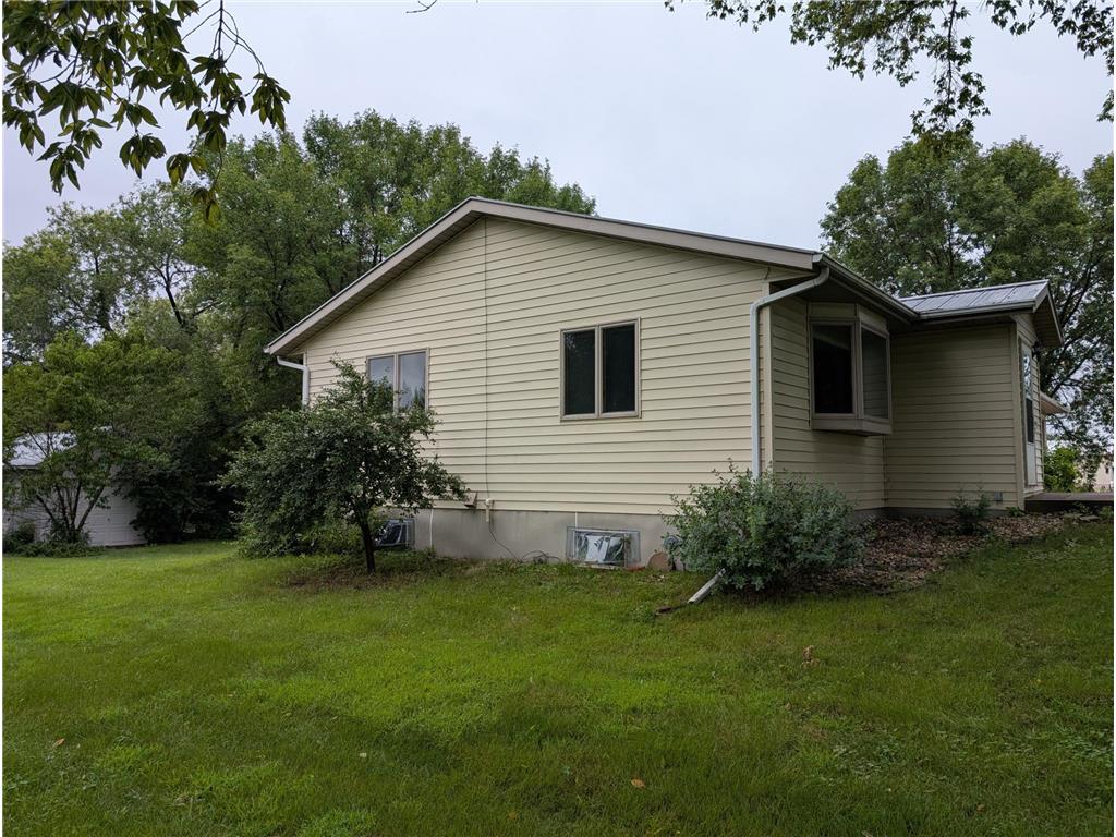175 E 4th Street Cottonwood MN 56229 6746764 image30