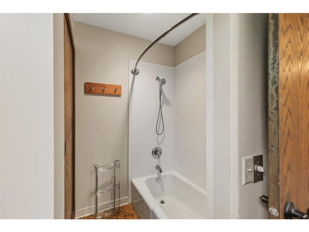 175 W Kraft Road West Saint Paul MN 55118 7038999 image22