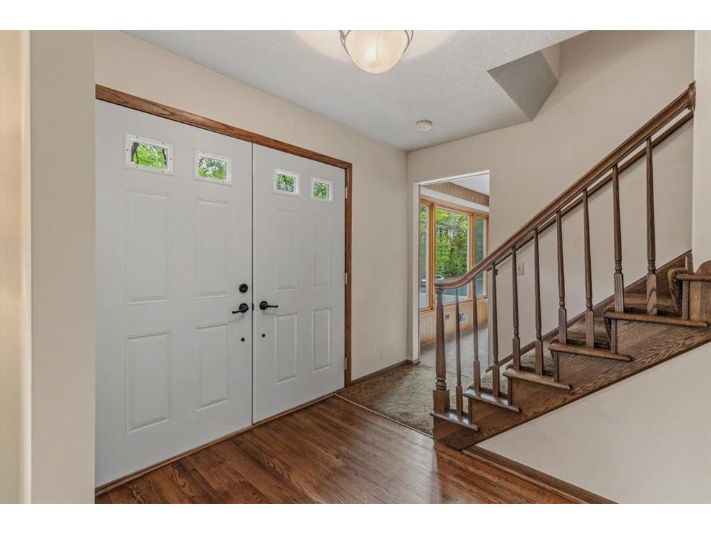 175 W Kraft Road West Saint Paul MN 55118 7038999 image4