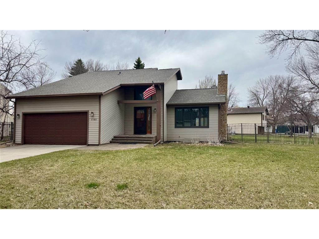 1751 23rd Street S Fargo ND 58103 7061272 image1