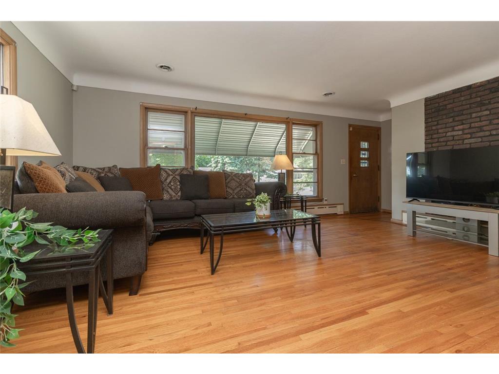 1751 Larpenteur Avenue E Maplewood MN 55109 7080623 image4