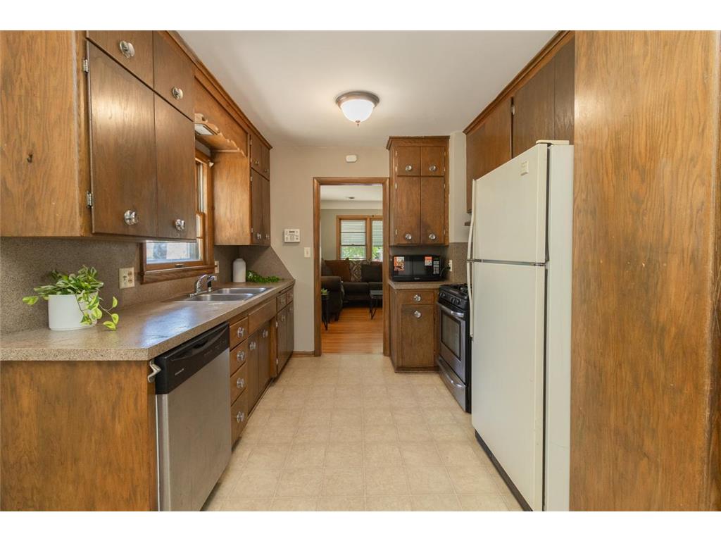 1751 Larpenteur Avenue E Maplewood MN 55109 7080623 image7