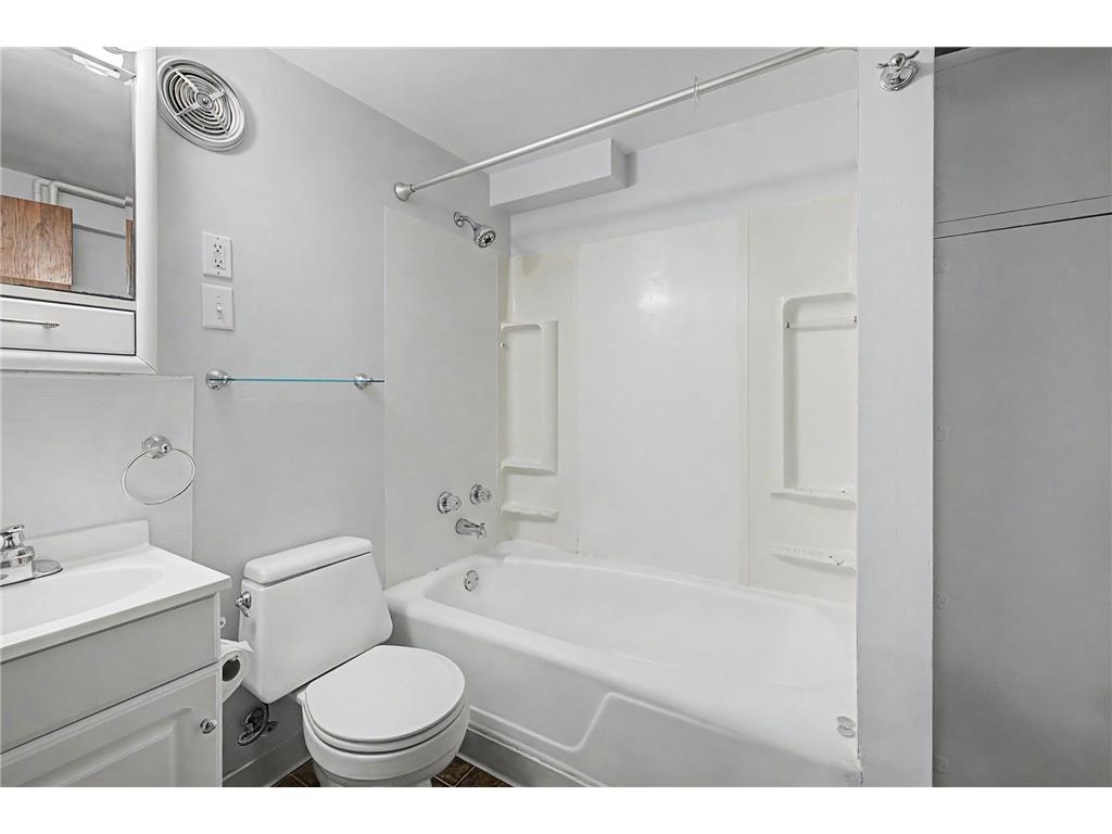 1752 Iglehart Avenue Saint Paul MN 55104 7065490 image6