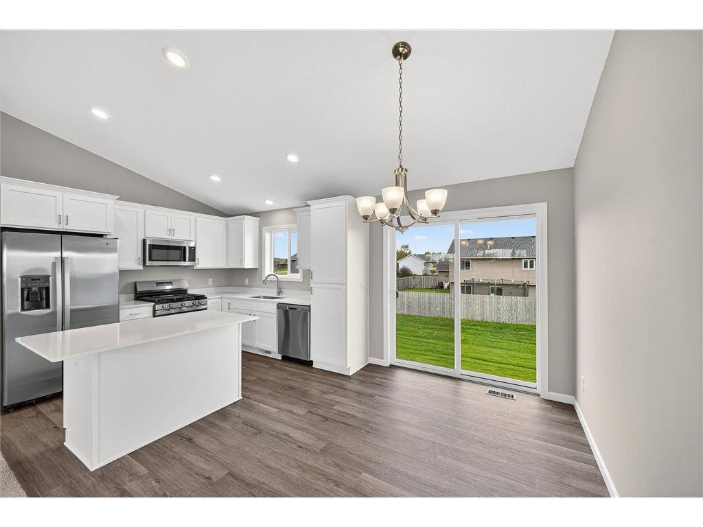 1752 Squirrel Way New Richmond WI 54017 7034867 image10