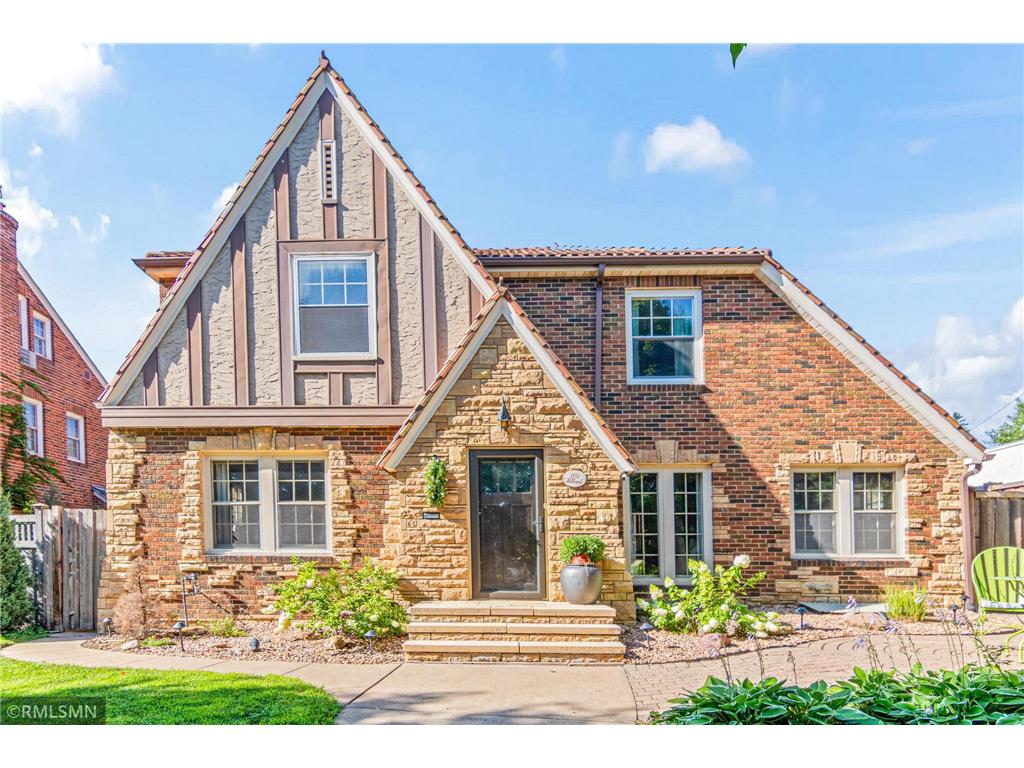 1753 Hillcrest Avenue Saint Paul MN 55116 6781974 image1