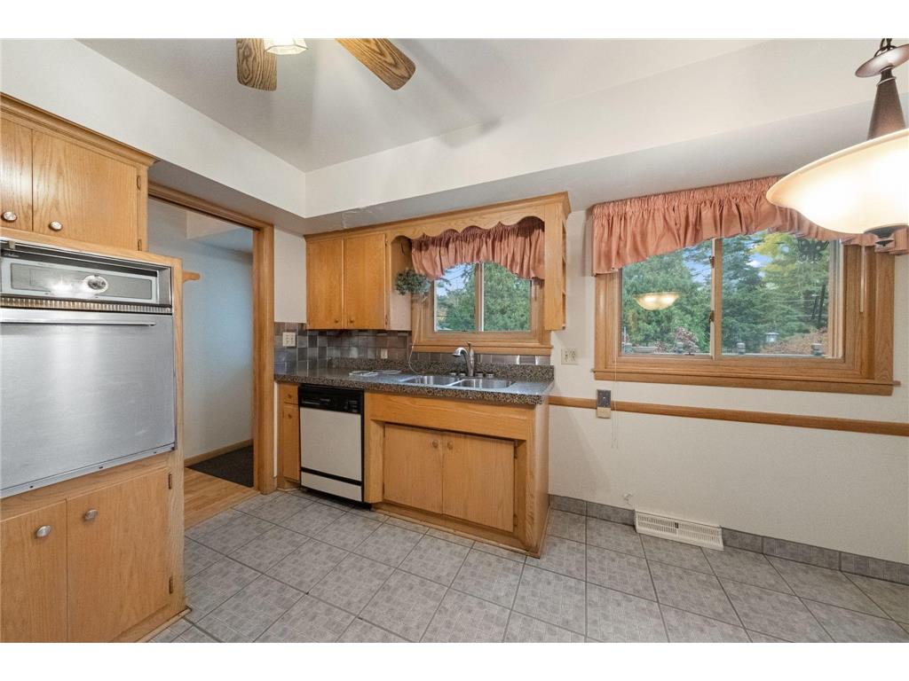 1756 Fry Street Falcon Heights MN 55113 6801073 image16