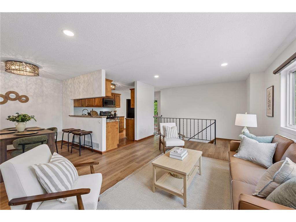 1756 Helena Road N Oakdale MN 55128 7110900 image1