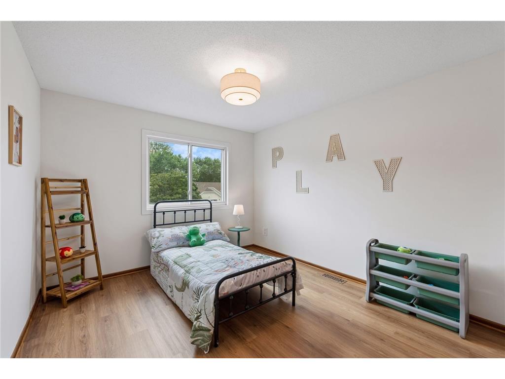 1756 Helena Road N Oakdale MN 55128 7110900 image15