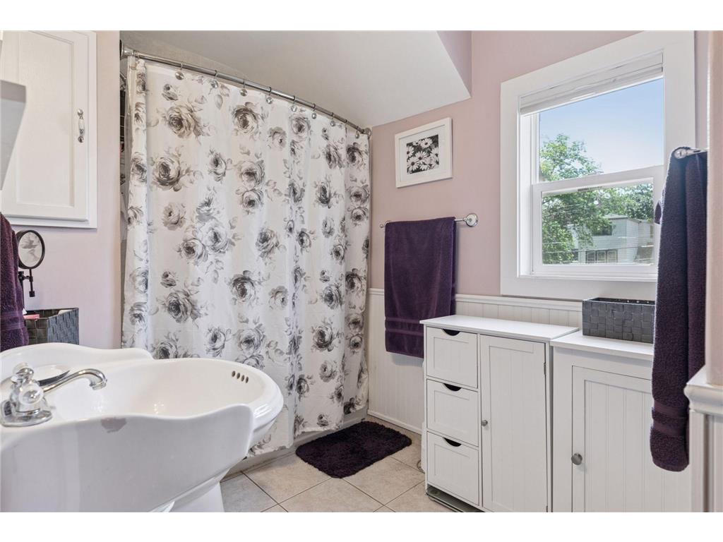 1756 Minnehaha Avenue W Saint Paul MN 55104 6779579 image20