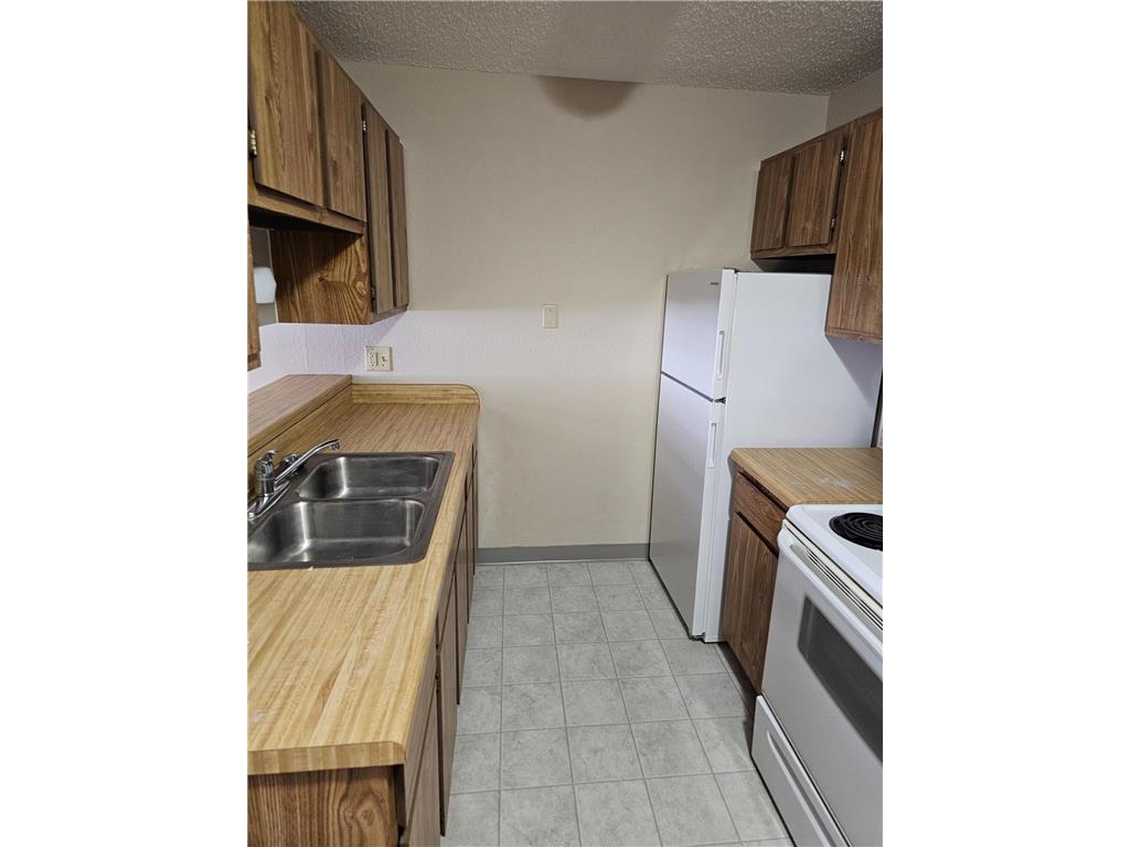 1757 4th Avenue #11 Windom MN 56101 6778565 image2