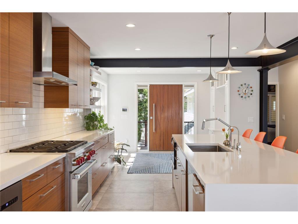 176 Peninsula Road Medicine Lake MN 55441 - Medicine Lake 6796833 image10