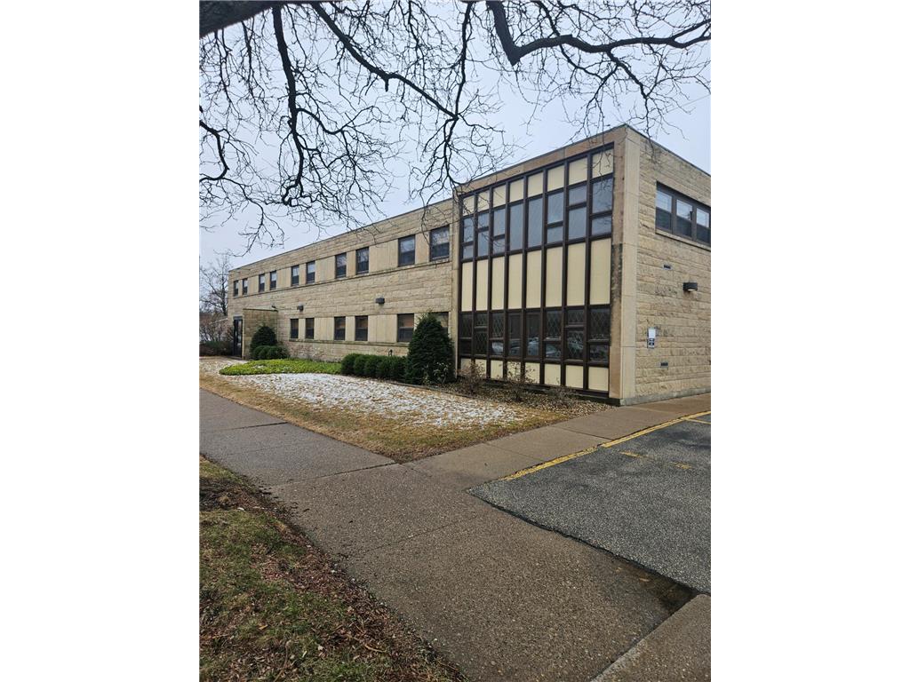 176 W 8th St & 402 Center Street Winona MN 55987 7007968 image1